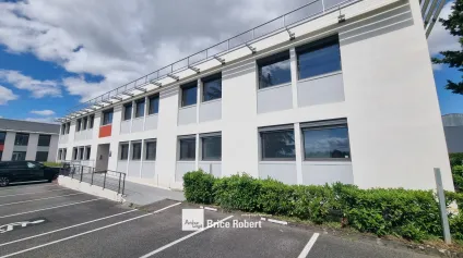 A louer - Bureaux aménagés avec parkings - Rillieux-la-Pape - Offre immobilière - Arthur Loyd
