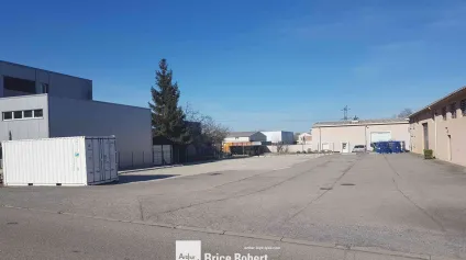 A louer - Local d'activité avec dépôt et bureau d'accueil - Toussieu - Offre immobilière - Arthur Loyd