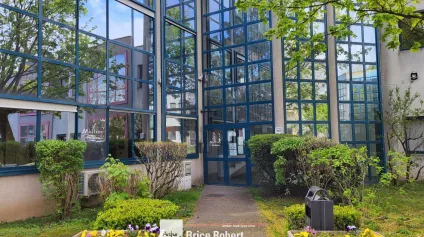 A vendre - VILLA MERCEDES - Bureaux avec des Open space - Saint Genis Laval - Offre immobilière - Arthur Loyd