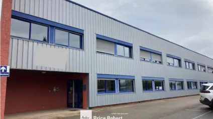 A acheter - un bâtiment d'activité sur terrain indépendant avec un accès poids lourds de plain-pied et un tarif jaune - à Frontonas - Offre immobilière - Arthur Loyd