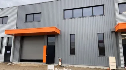 Locaux d'activité disponible à la vente situés dans un parc d'activité à Corbas - Offre immobilière - Arthur Loyd