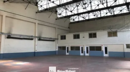 Local d'activités entrepôt à louer à Vénissieux - Offre immobilière - Arthur Loyd