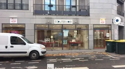 A vendre - Locaux commerciaux avec linéaires vitrines - MEYZIEU - Offre immobilière - Arthur Loyd