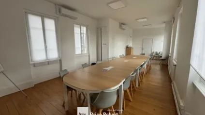 A louer - Bureaux cloisonnés et lumineux - Lyon 4ème - Offre immobilière - Arthur Loyd