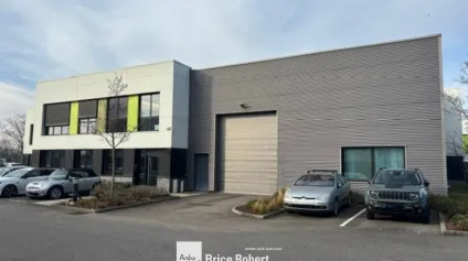 A LOUER - Local d'activités - VAULX EN VELIN - Offre immobilière - Arthur Loyd