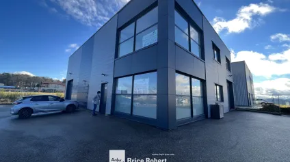 A vendre - Bâtiment d'activité indépendant avec bureaux lumineux et aménagés - Saint-Martin-En-Haut - Offre immobilière - Arthur Loyd