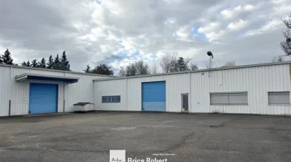 A VENDRE - Bâtiment d'activités - SAINT SYMPHORIEN D'OZON - Offre immobilière - Arthur Loyd