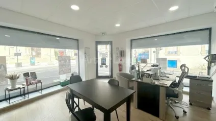 LOCAL COMMERCIAL à LOUER de 60 m² - Offre immobilière - Arthur Loyd