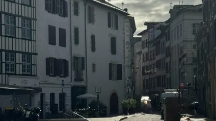 BAYONNE, offrez pour votre activité un espace prêt à réussir : Visibilité, agencement optimal et bel emplacement - Offre immobilière - Arthur Loyd