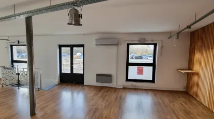 À LOUER  LOCAL COMMERCIAL EN HYPER-CENTRE DE NIORT - Offre immobilière - Arthur Loyd