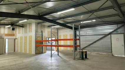 A LOUER LOCAL D'ACTIVITE 360M² SUR BRESSUIRE (79) - Offre immobilière - Arthur Loyd