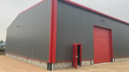 Locaux d'activité neufs de 400 m2 à louer entre Mâcon et Bourg en Bresse. Idéal artisan ou stockage. - Offre immobilière - Arthur Loyd