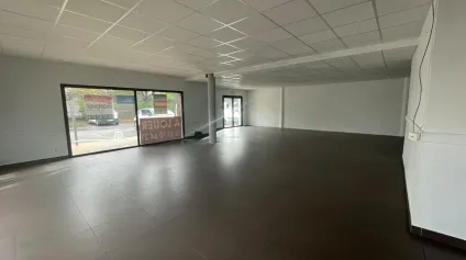 A LOUER - LOCAL COMMERCIAL 152 M² - PLESCOP - Offre immobilière - Arthur Loyd