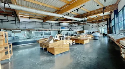 Local commercial d'exception à louer - 650 m2 - Forte visibilité et accès optimisés - Offre immobilière - Arthur Loyd