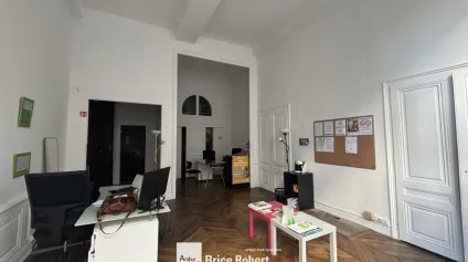 A louer - Local commercial lumineux - Lyon 6ème - Offre immobilière - Arthur Loyd