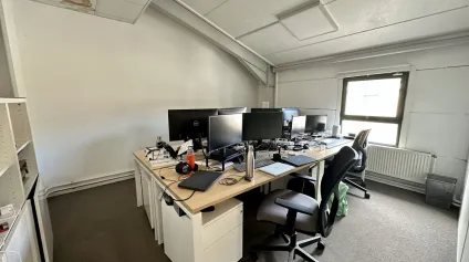 BUREAUX INDÉPENDANTS À LOUER À VENELLES - Offre immobilière - Arthur Loyd