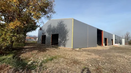 À VENDRE : Local d'activité ou commercial neuf de 792 m² en façade de rue passante à Savigneux - Offre immobilière - Arthur Loyd