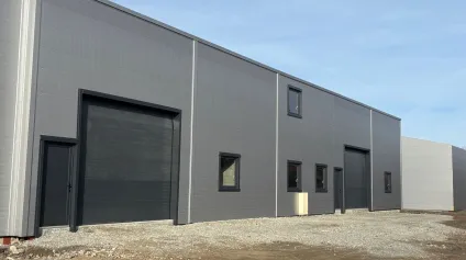 À VENDRE : Local d'activité de 660 m² mitoyen sur un terrain de 1 560 m² à Savigneux - Offre immobilière - Arthur Loyd