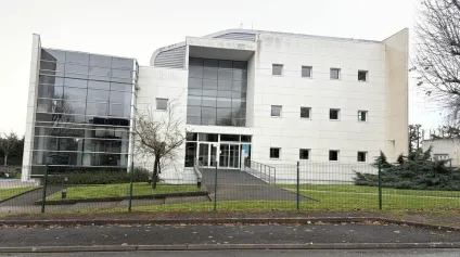 IMMEUBLE DE BUREAUX D'EXCEPTION À VENDRE DANS LA ZONE LA PLUS STRATÉGIQUE DE NIORT - Offre immobilière - Arthur Loyd