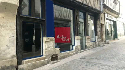 A LOUER - BOURGES - LOCAL COMMERCIAL 150 m² - Offre immobilière - Arthur Loyd