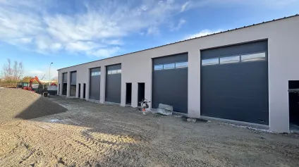 Locaux d'activité à louer à VIGNEUX DE BRETAGNE 44360 - Offre immobilière - Arthur Loyd