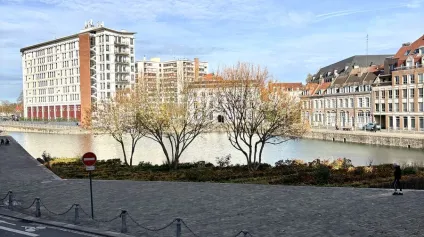 Bureaux à louer Lille Centre - Vue Quai de Wault - Plateaux de 200 à 300 m² haut standing et modulables - Offre immobilière - Arthur Loyd