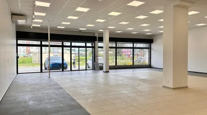 A LOUER CITY MARKET Local commercial 200 m2 - Offre immobilière - Arthur Loyd