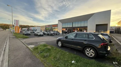 LOCAL COMMERCIAL à VENDRE de 715 m² - Offre immobilière - Arthur Loyd