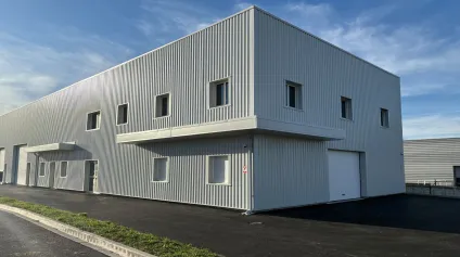 À LOUER - CELLULE NEUVE - ACTIVITÉS ET BUREAUX - 468 m² - ZONE DES MARDELLES - Offre immobilière - Arthur Loyd