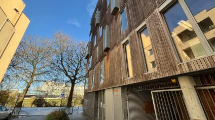 BUREAUX IDÉALEMENT SITUÉ SUR LÎLE DE NANTES-475 M²-VUE SUR LA LOIRE - Offre immobilière - Arthur Loyd