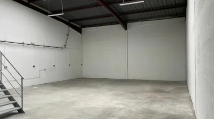 Local d'activité à louer - LISSES - Offre immobilière - Arthur Loyd