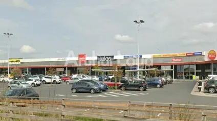 Emplacement stratégique au sein d'un. retail dynamique - Offre immobilière - Arthur Loyd