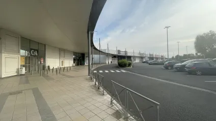 Local commercial d'environ 1 350 m2 à LOUER - CHAMBLY - Offre immobilière - Arthur Loyd