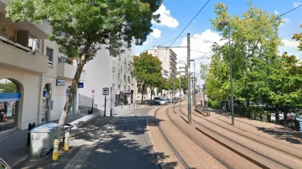 Local commercial à vendre avec réserves et parkings à Nantes atout visibilité - Offre immobilière - Arthur Loyd