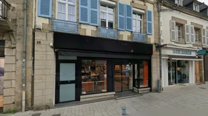 LOCAL COMMERICAL - EMPLACEMENT N°1 - PONTIVY - Offre immobilière - Arthur Loyd