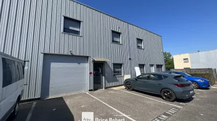 A louer - Bureaux avec petite surface de stockage - Vénissieux - Offre immobilière - Arthur Loyd