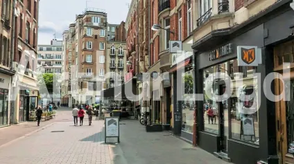 Local commercial 89 m² en coeur de Lille - Vitrine sur axe passant, flux piéton garanti ! - Offre immobilière - Arthur Loyd