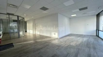 LOCAL COMMERCIAL à LOUER de 146 m² - Offre immobilière - Arthur Loyd
