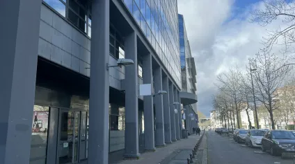 TOURS CENTRE GARE LOCAL COMMERCIAL A VENDRE 173 M² AVEC 6 PARKINGS PRIVATIFS - Offre immobilière - Arthur Loyd