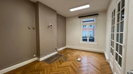 A LOUER - BUREAUX COMMERCIAUX - CENTRE-VILLE DE SAINT-QUENTIN - Offre immobilière - Arthur Loyd