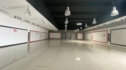 LOCATION LOCAL COMMERCIAL 411 M2 CHATELLERAULT - Offre immobilière - Arthur Loyd