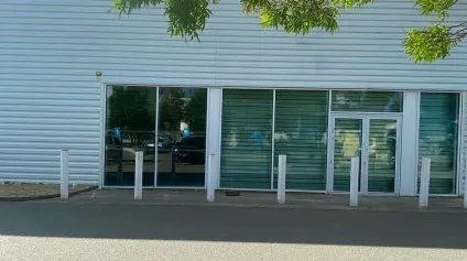 LOCATION LOCAL COMMERCIAL 600 M2 CHATELLERAULT - Offre immobilière - Arthur Loyd