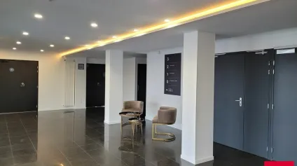 Location bureaux DIVISIBLES Le Mans périphérie - Offre immobilière - Arthur Loyd