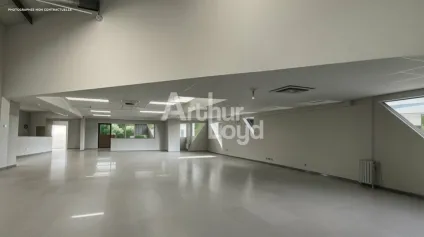 A LOUER - Local d'activités avec visibilité - Offre immobilière - Arthur Loyd