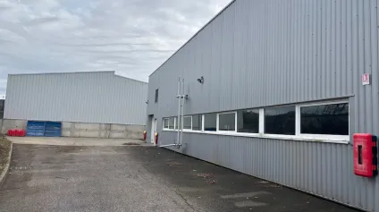 Local d'activités de 1 860 m² indépendant sur son terrain, situé à Yssingeaux (43) - Offre immobilière - Arthur Loyd