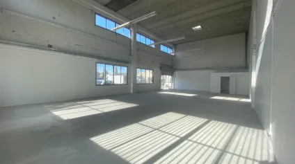 200m² de local louer ZA la Gandonne - Offre immobilière - Arthur Loyd