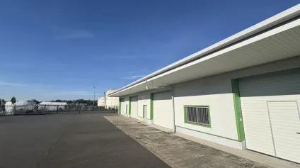 Cellules d'activités avec terrain à louer - 396 m2 - Saint Jean de Braye - Offre immobilière - Arthur Loyd