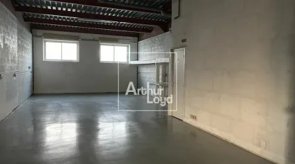 A LOUER LOCAL - LISSES - Offre immobilière - Arthur Loyd