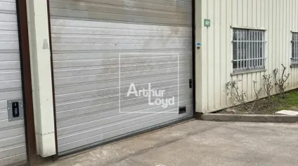 PETIT ENTREPOT LISSES A LOUER - Offre immobilière - Arthur Loyd