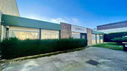 A LOUER - LE HAVRE - QUARTIER SUD - IMMEUBLE DE BUREAUX - 20 STATIONNEMENT PRIVATIFS - Offre immobilière - Arthur Loyd